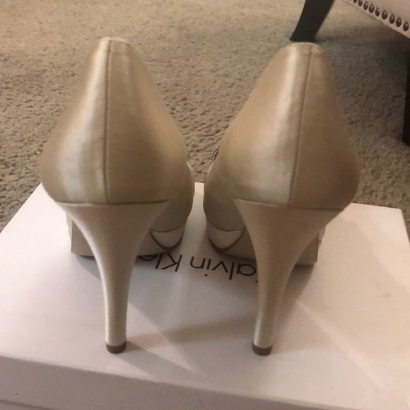 Calvin Klein bridal shoes - Picture 7 of 8